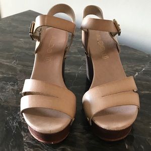 Aldo Nude Wedge Size 6